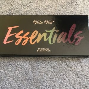 Violet Voss eye shadow palette